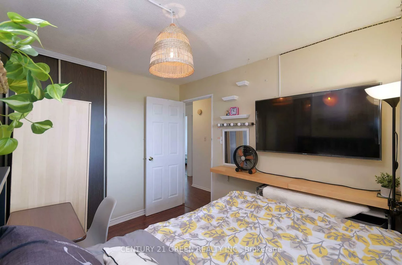 3040, Constitution, Applewood, Mississauga