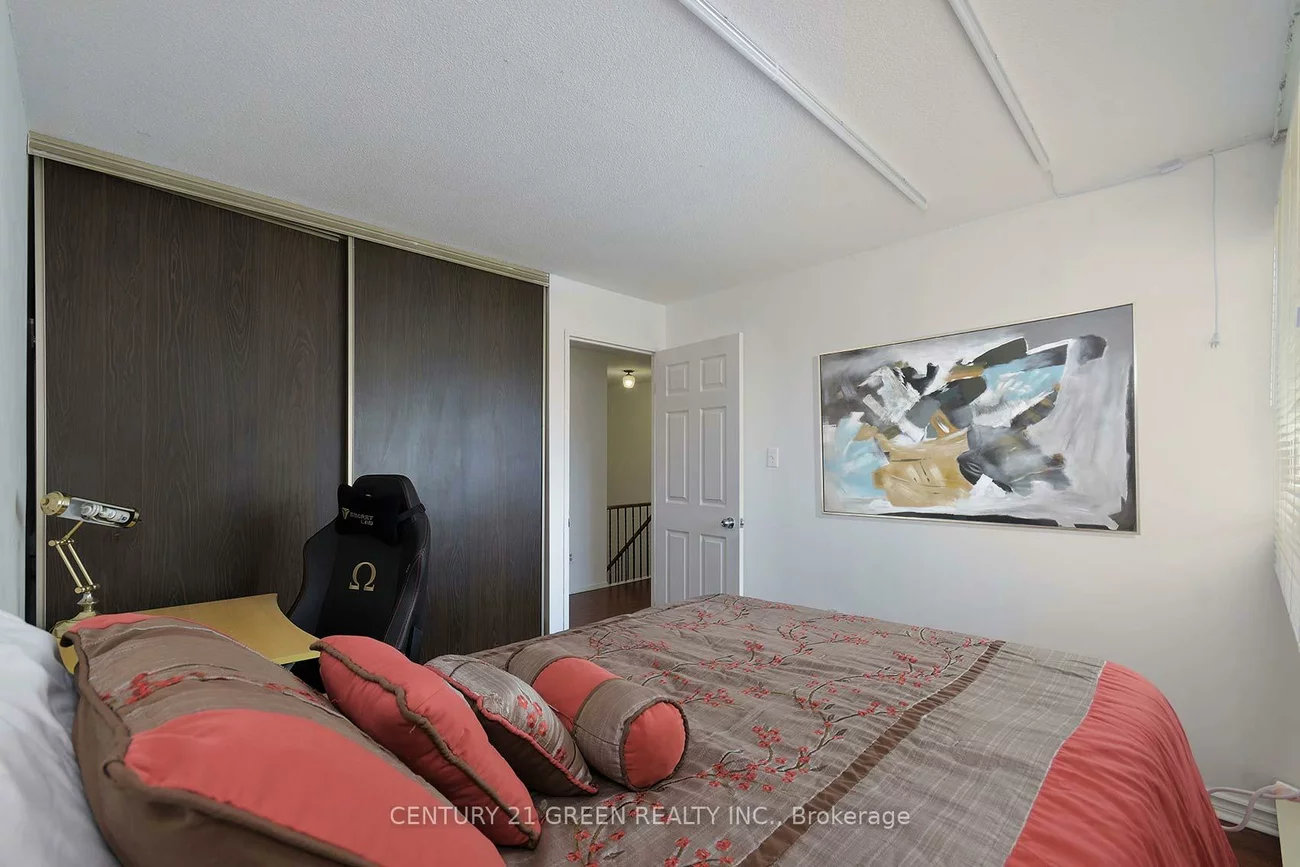 3040, Constitution, Applewood, Mississauga