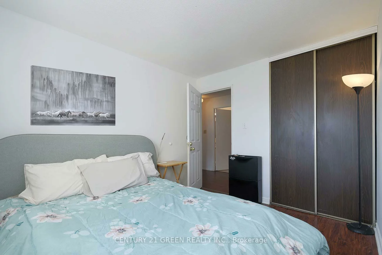 3040, Constitution, Applewood, Mississauga