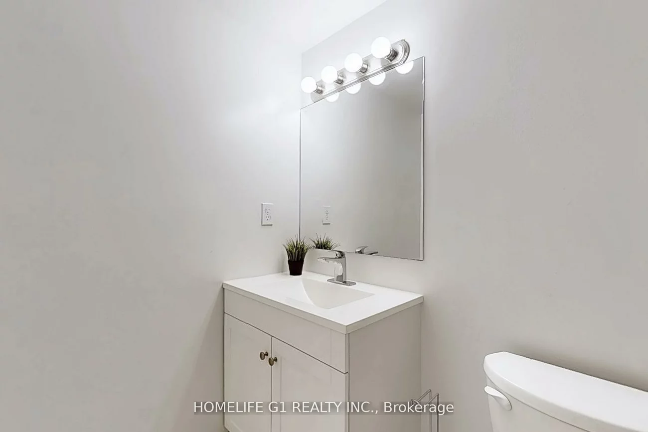 50, Kingsbridge Garden, Hurontario, Mississauga