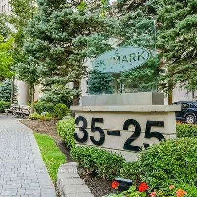 35, Kingsbridge Garden, Hurontario, Mississauga