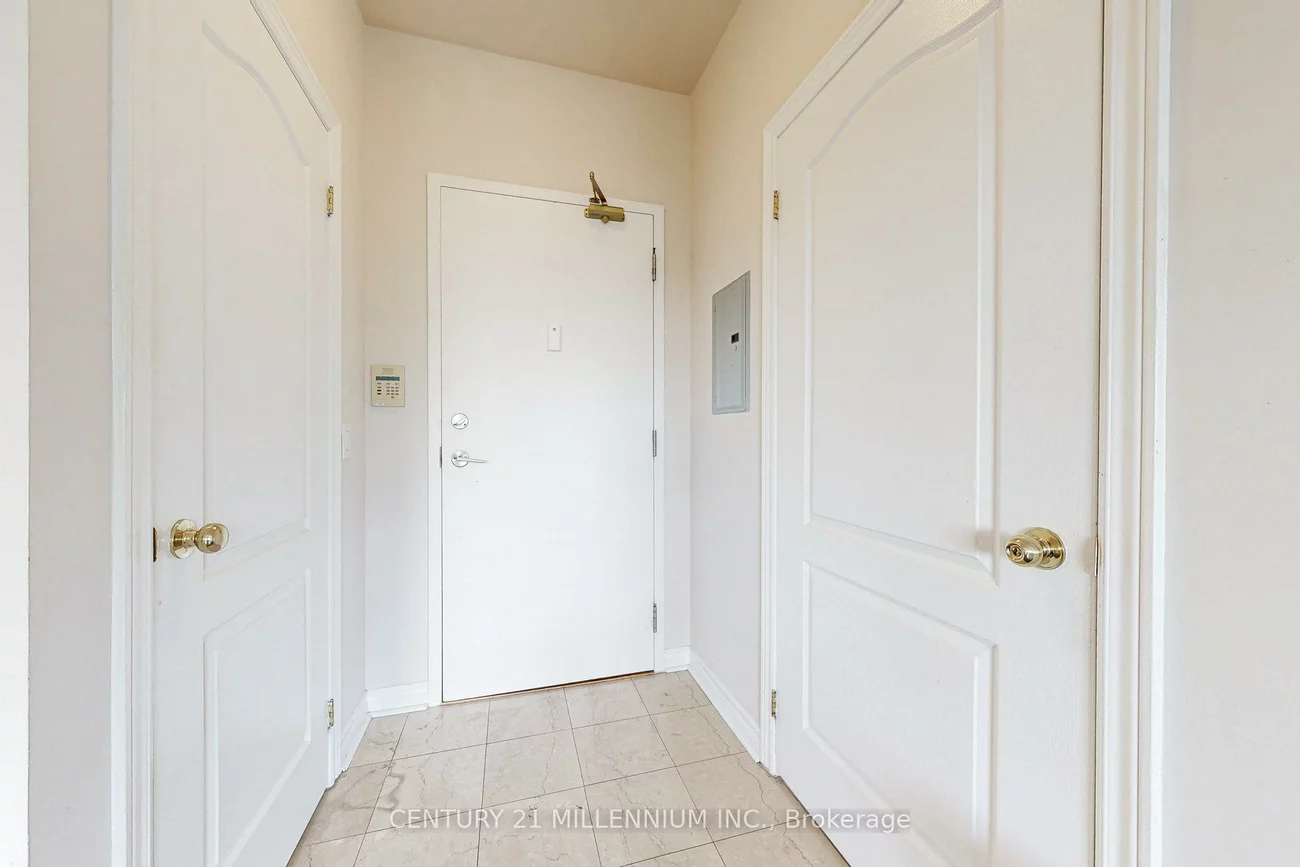 483, Faith, Hurontario, Mississauga