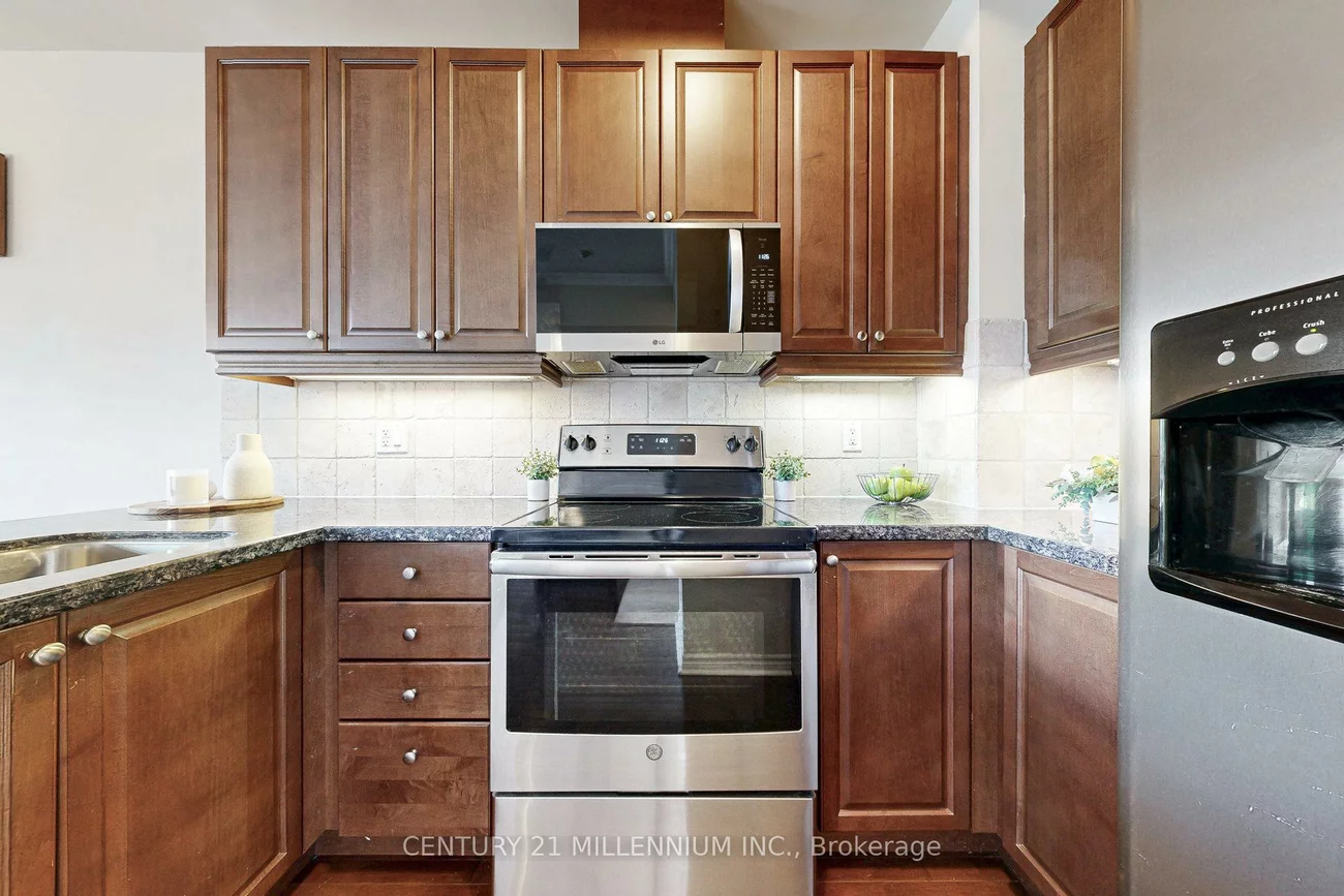 483, Faith, Hurontario, Mississauga