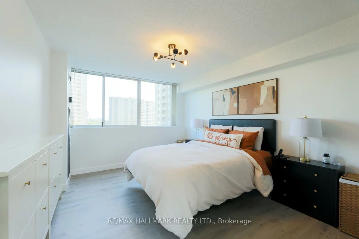 3590, Kaneff, Mississauga Valleys, Mississauga