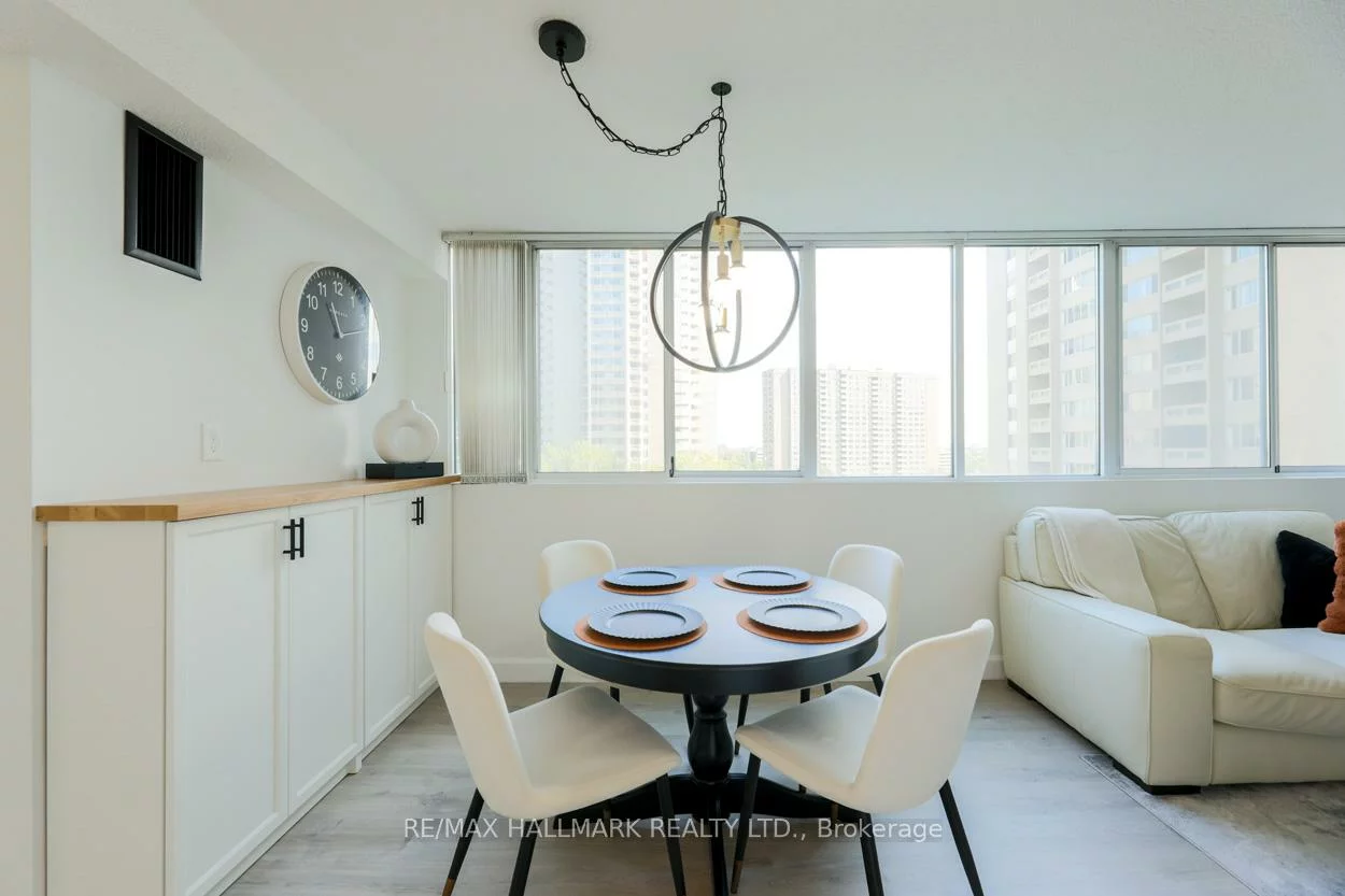 3590, Kaneff, Mississauga Valleys, Mississauga