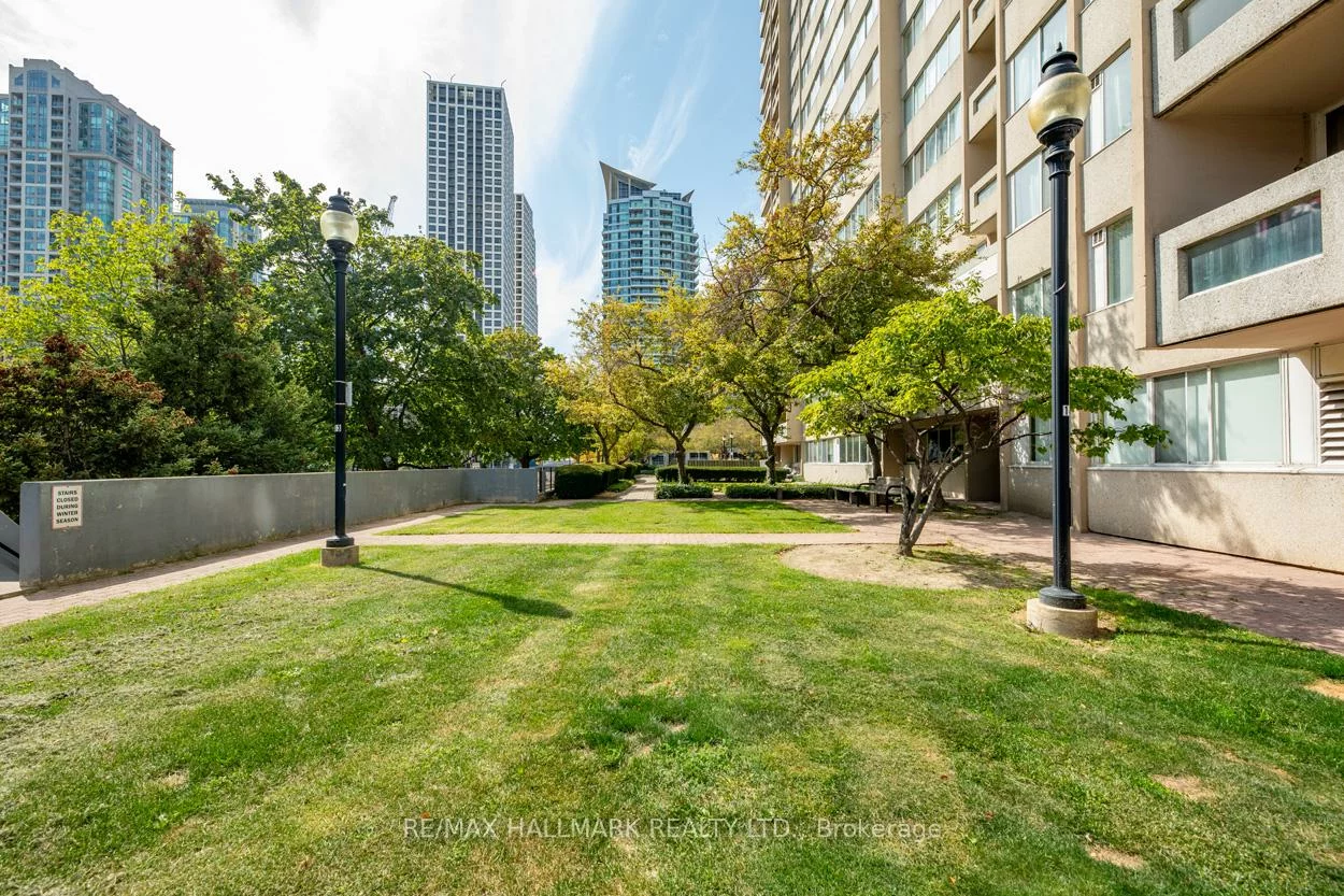 3590, Kaneff, Mississauga Valleys, Mississauga