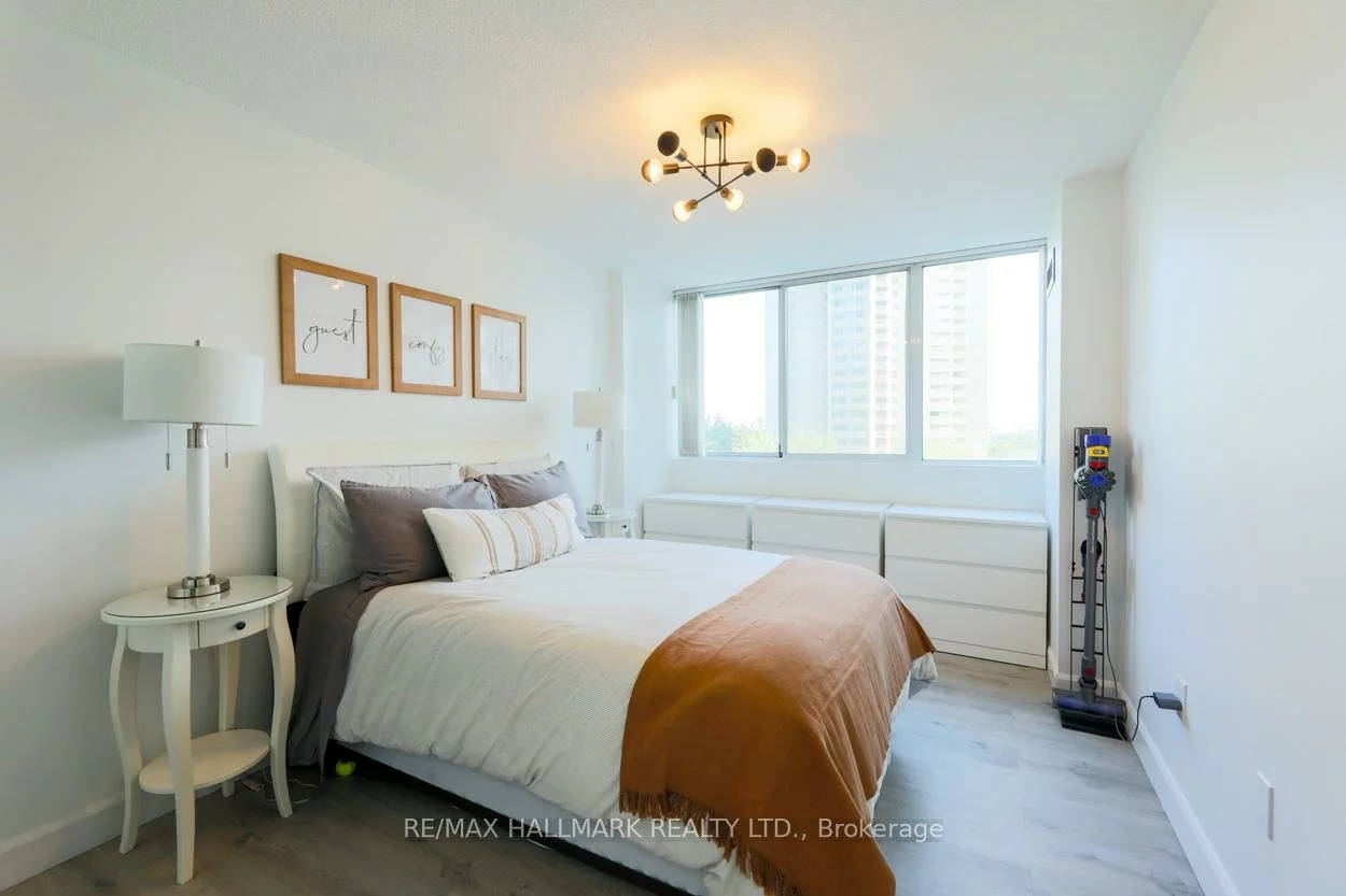 3590, Kaneff, Mississauga Valleys, Mississauga