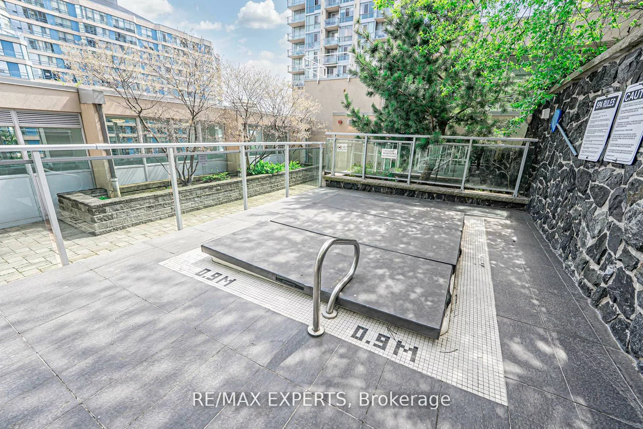 223, Webb, City Centre, Mississauga