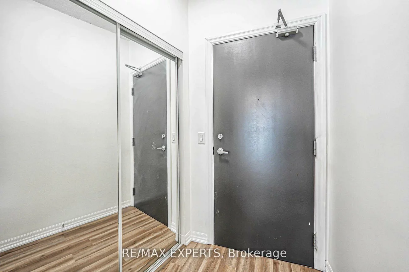 223, Webb, City Centre, Mississauga