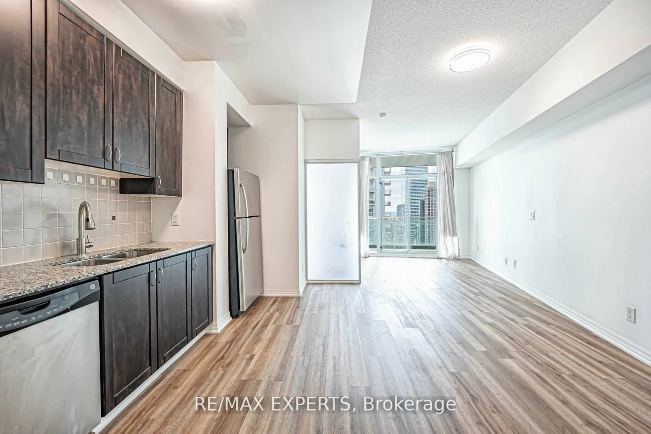 223, Webb, City Centre, Mississauga