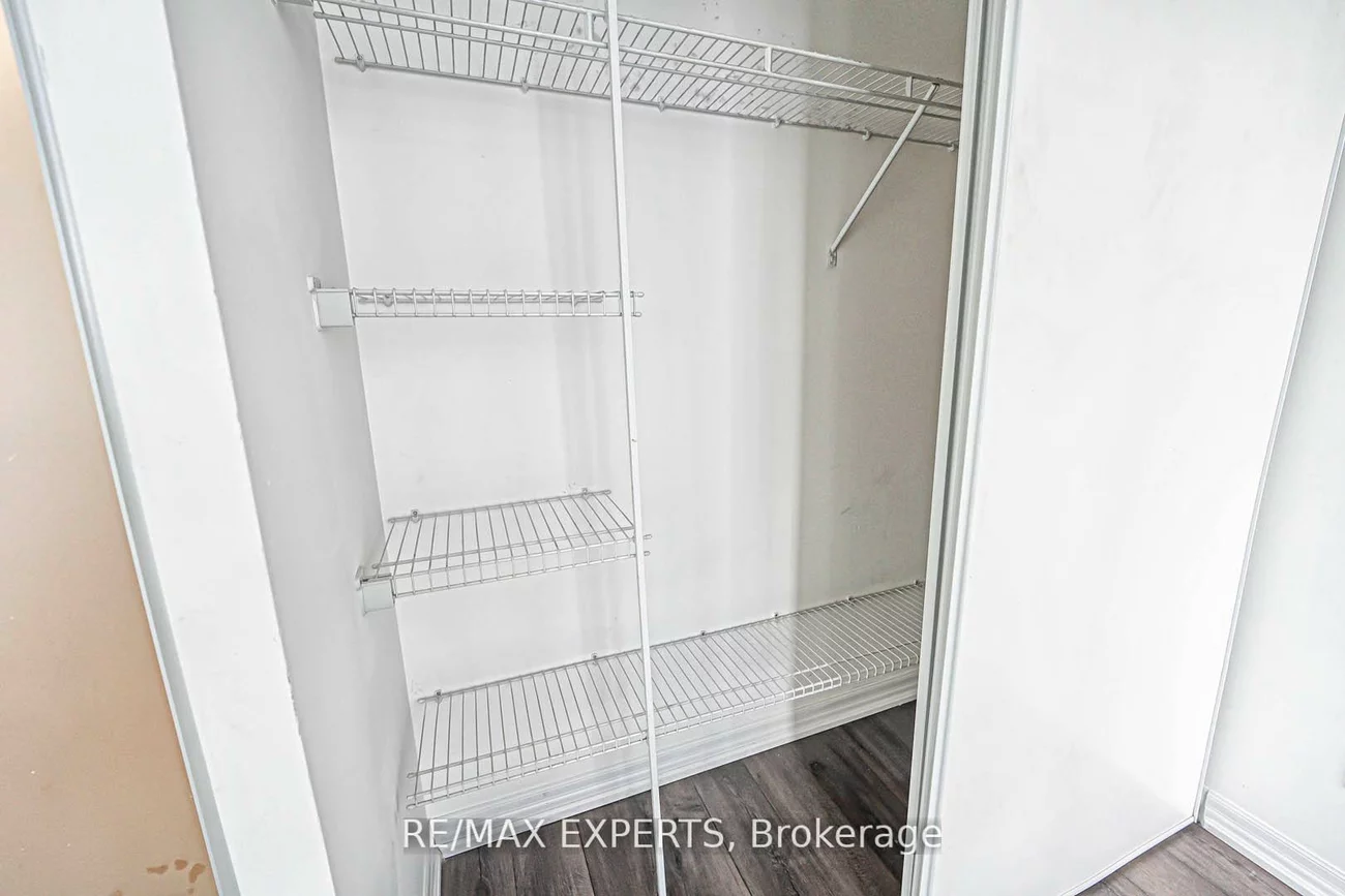 223, Webb, City Centre, Mississauga