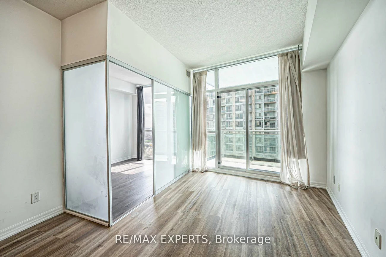 223, Webb, City Centre, Mississauga