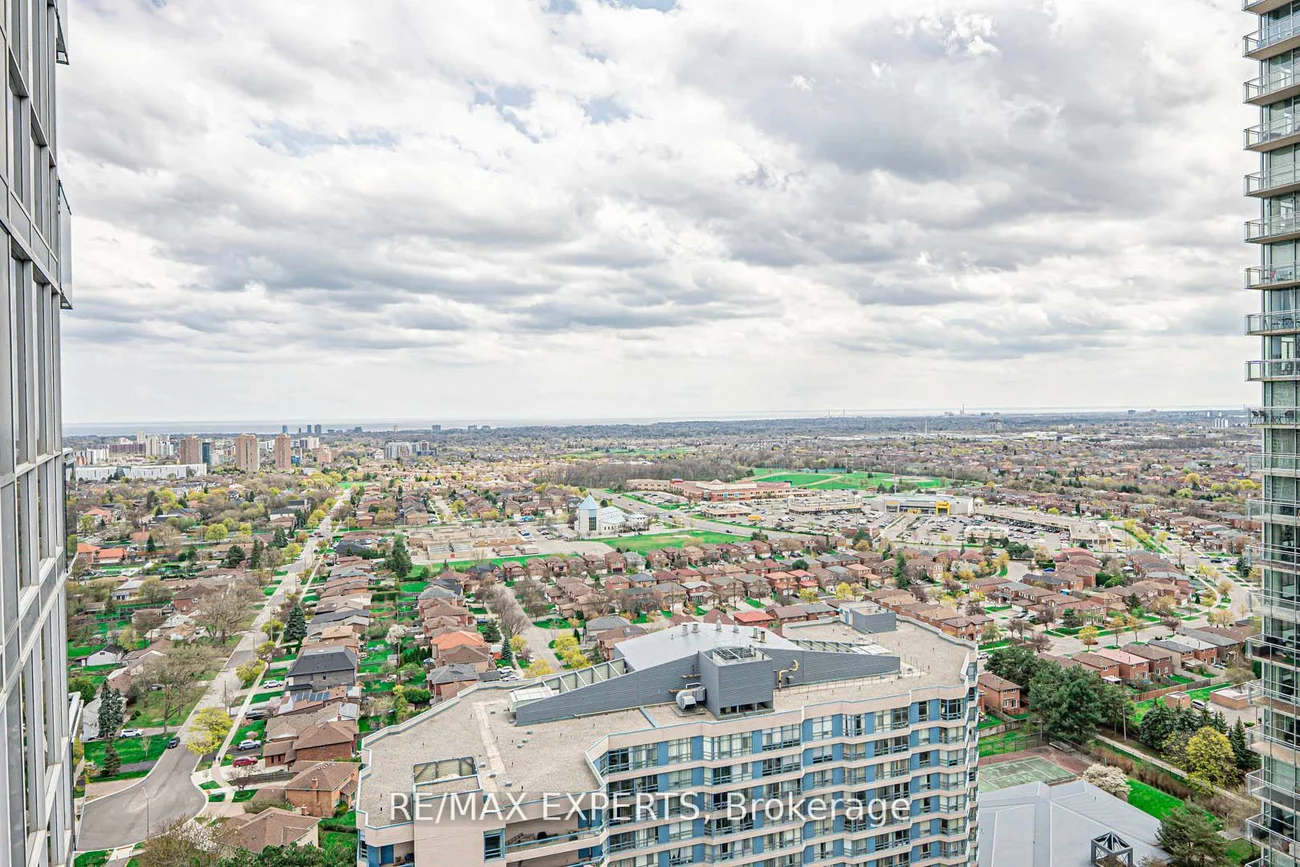 223, Webb, City Centre, Mississauga