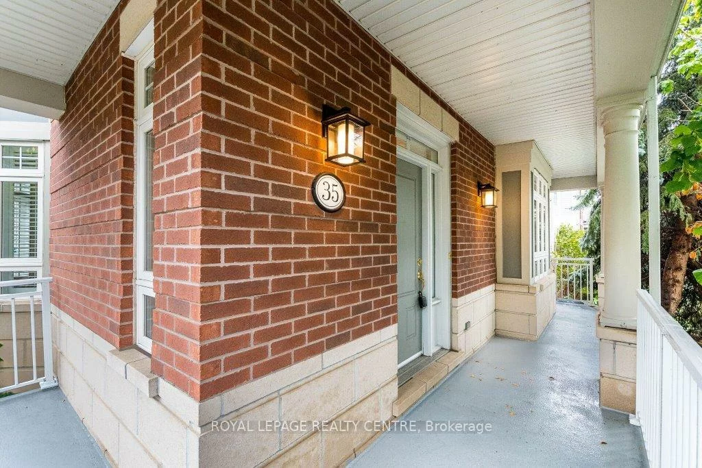 35, Compass, Port Credit, Mississauga