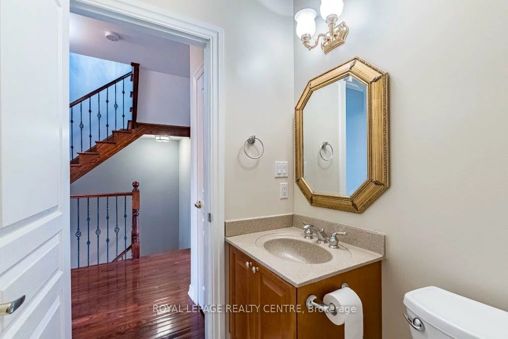 35, Compass, Port Credit, Mississauga