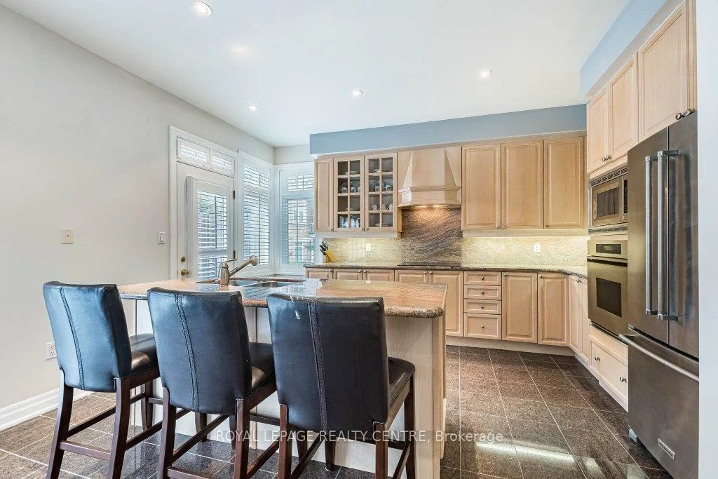 35, Compass, Port Credit, Mississauga