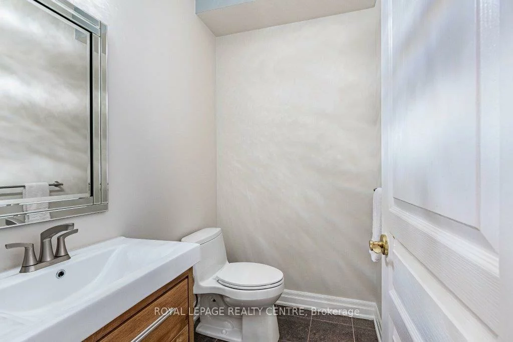 35, Compass, Port Credit, Mississauga