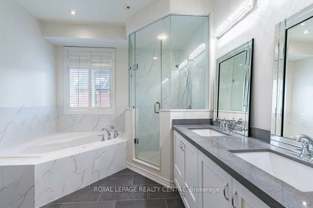 35, Compass, Port Credit, Mississauga