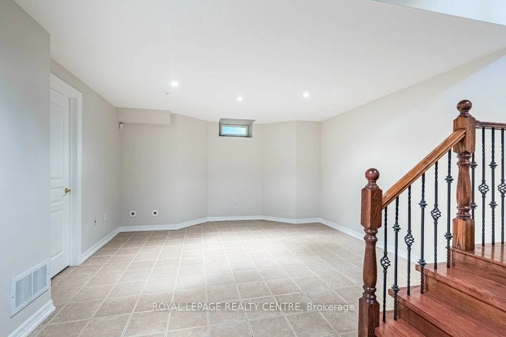 35, Compass, Port Credit, Mississauga