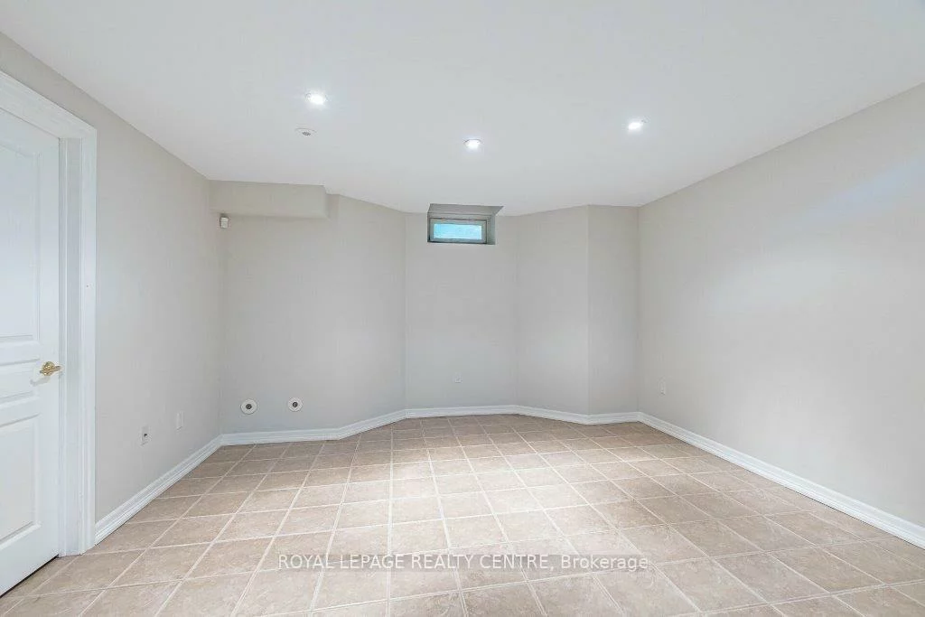 35, Compass, Port Credit, Mississauga