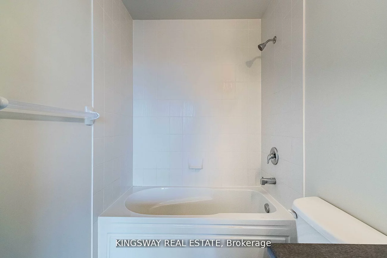 349, RATHBURN, City Centre, Mississauga