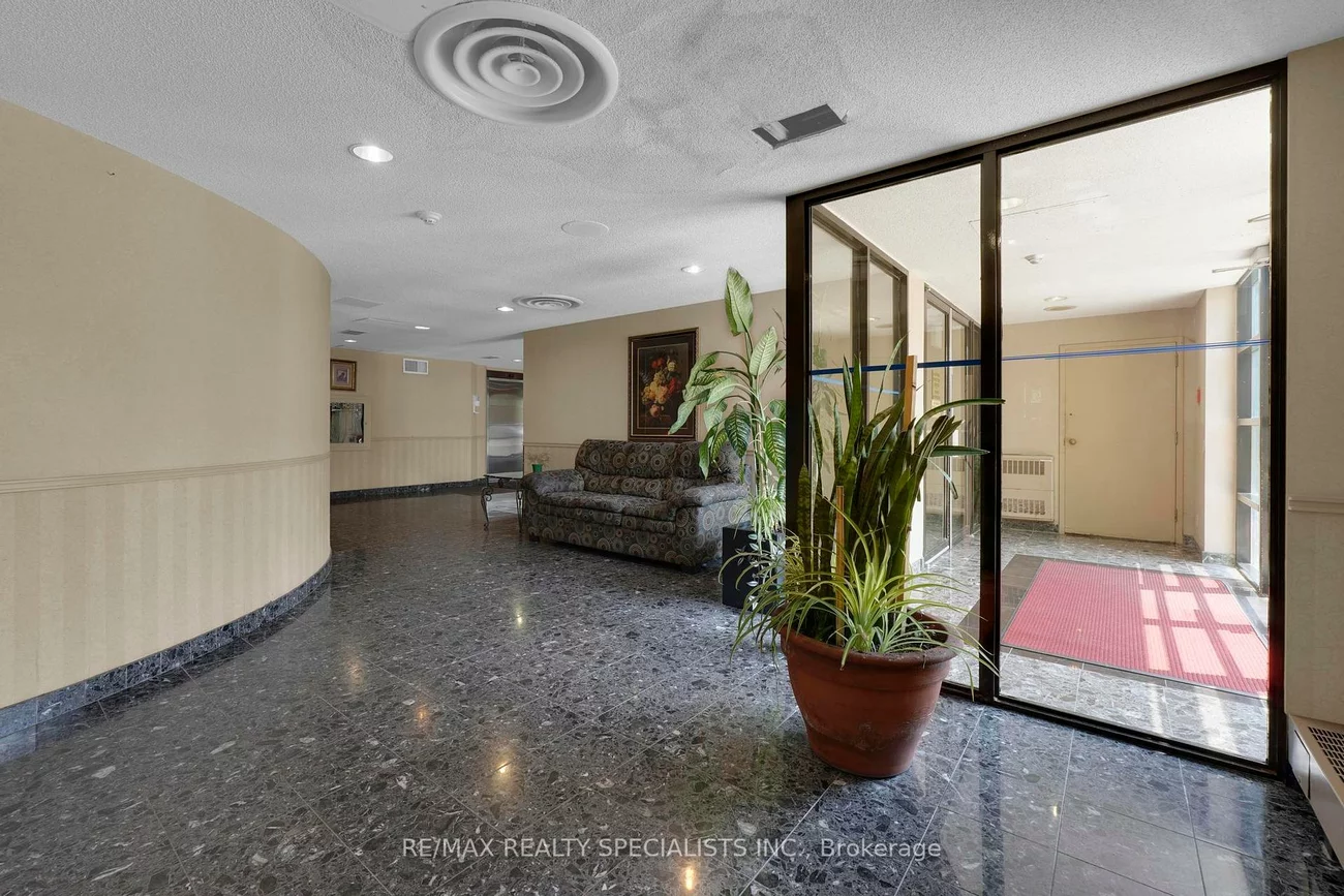 35, Trailwood, Hurontario, Mississauga