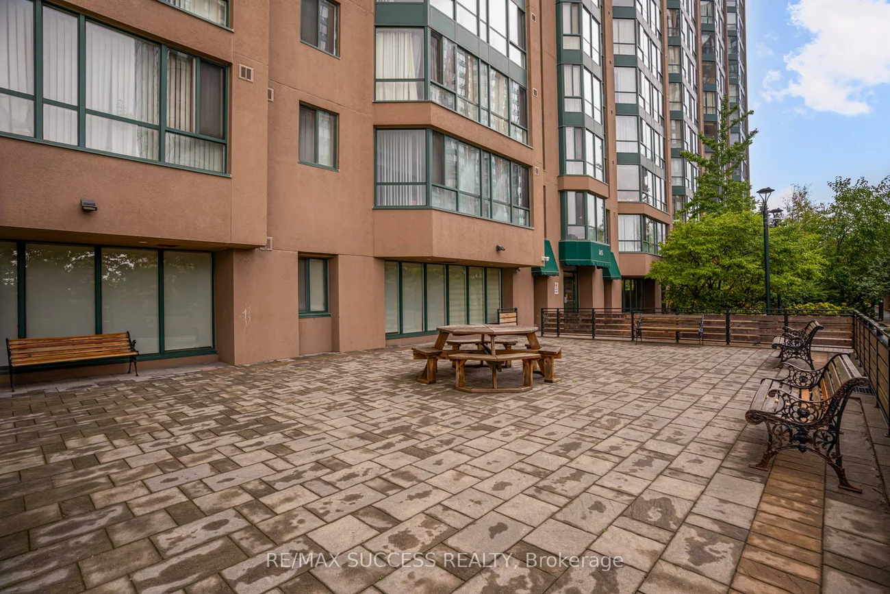 145, Hillcrest, Cooksville, Mississauga