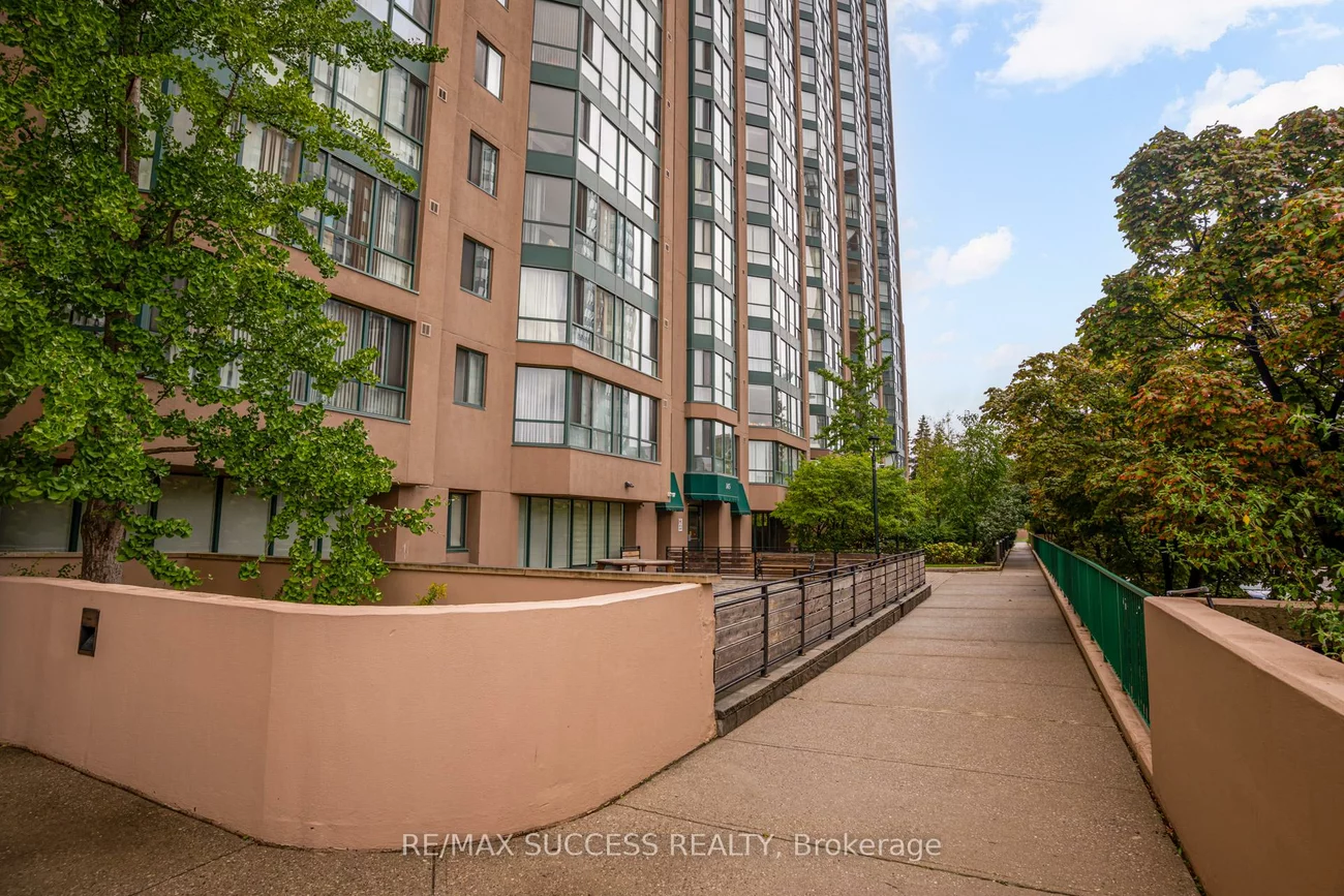 145, Hillcrest, Cooksville, Mississauga