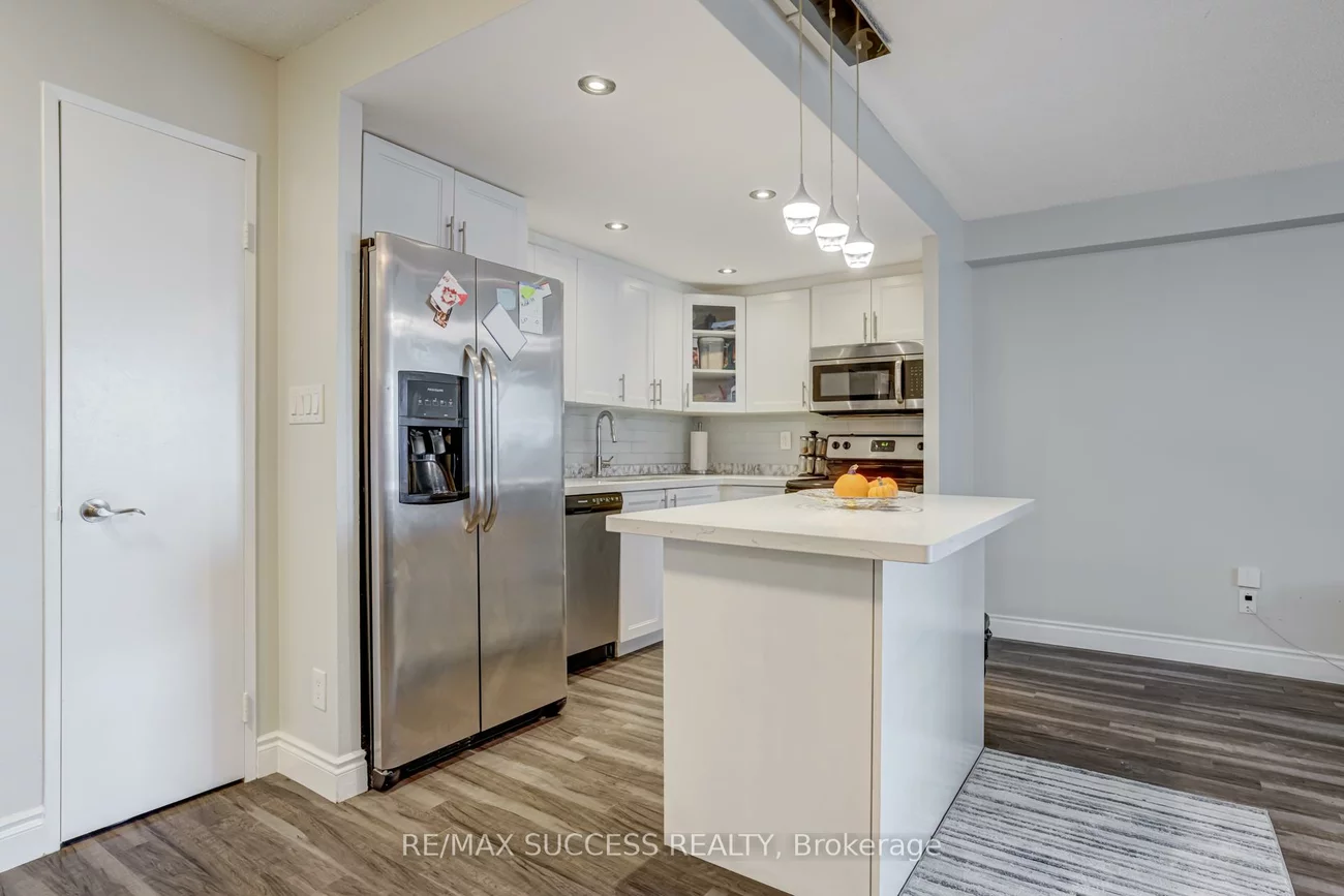 145, Hillcrest, Cooksville, Mississauga