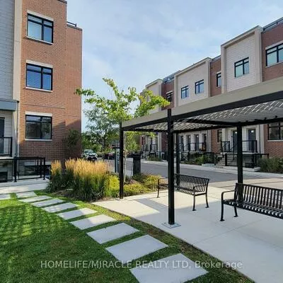 1060, Douglas Mccurdy Comm, Lakeview, Mississauga