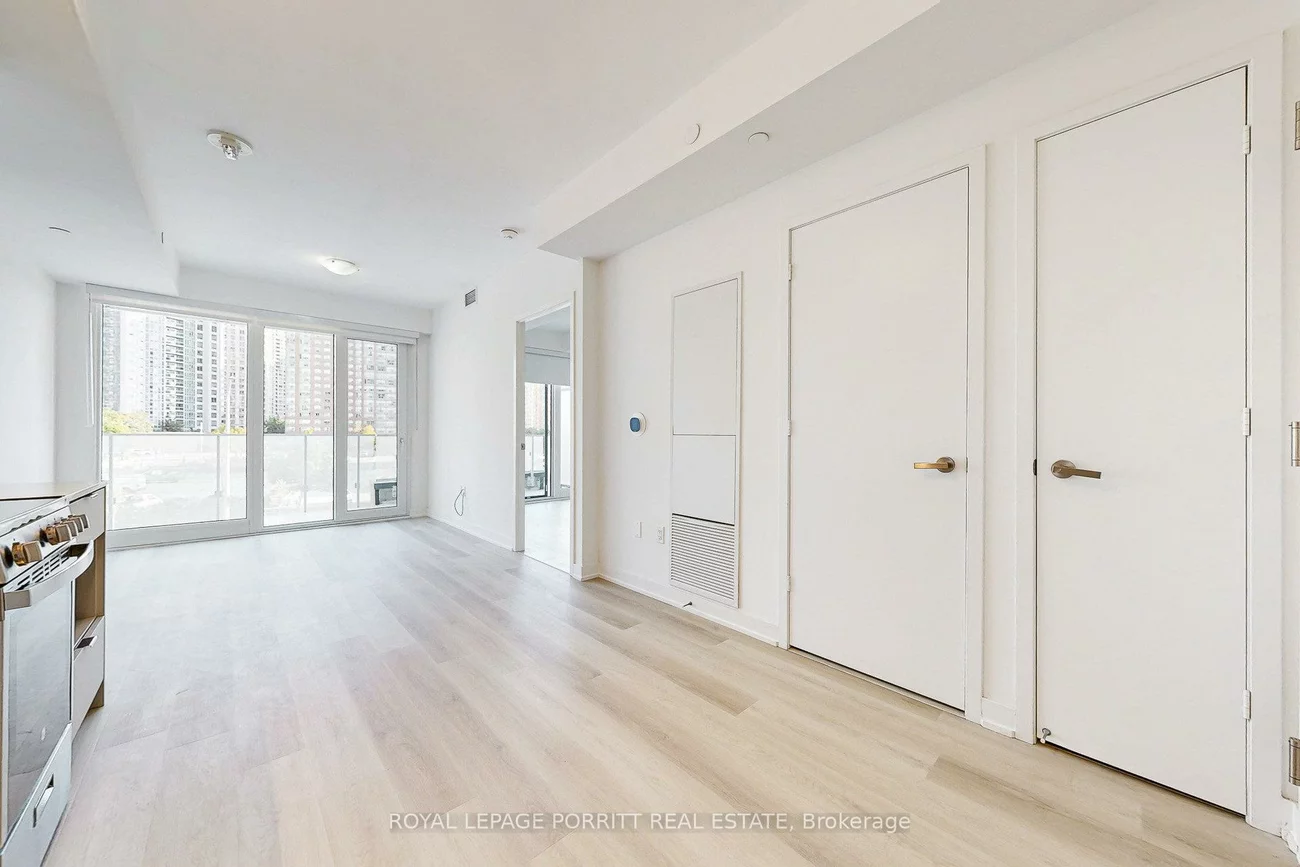 3883, Quartz, City Centre, Mississauga