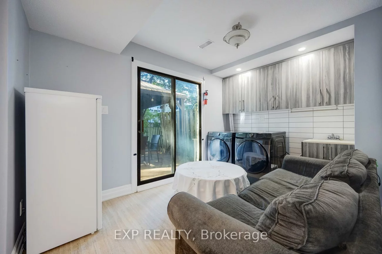 915, Inverhouse, Clarkson, Mississauga