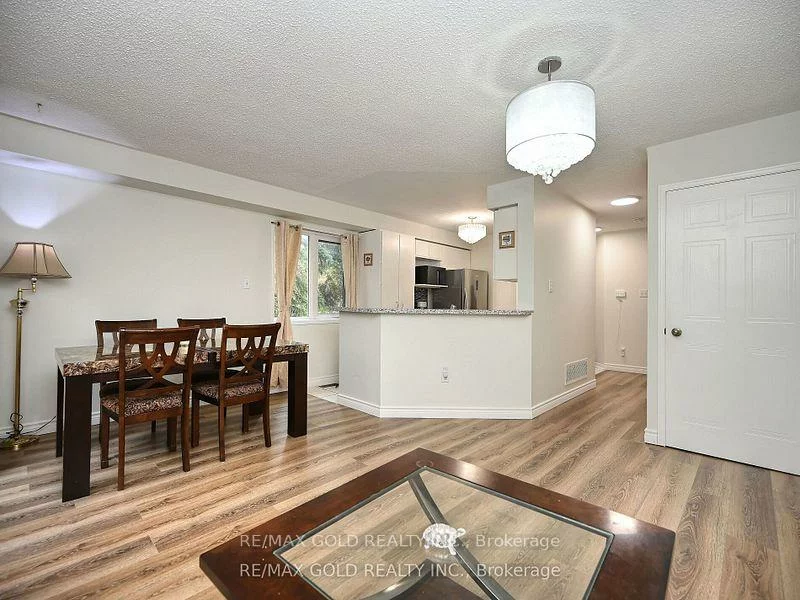 99, Bristol, Hurontario, Mississauga