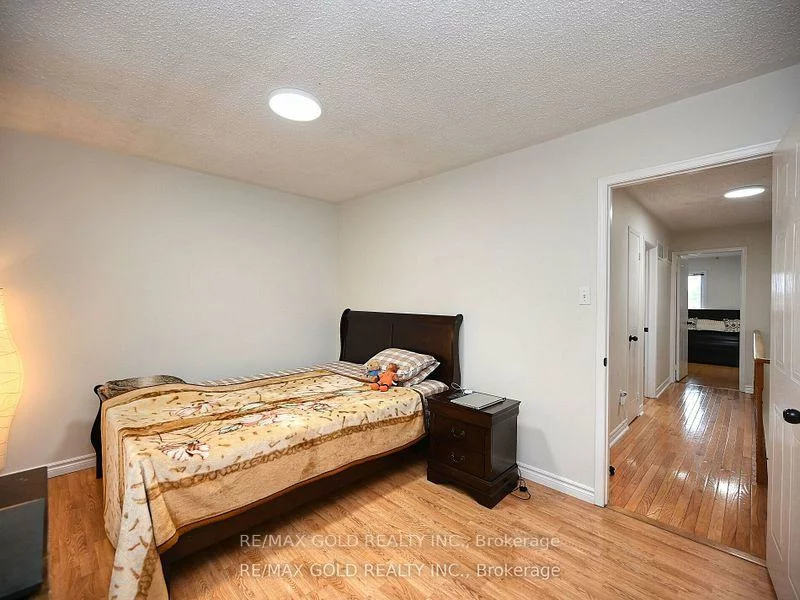 99, Bristol, Hurontario, Mississauga