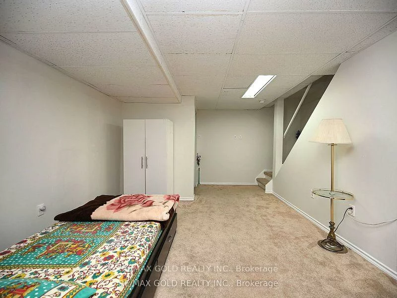 99, Bristol, Hurontario, Mississauga