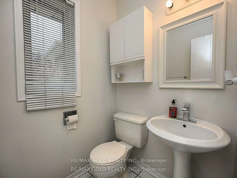 99, Bristol, Hurontario, Mississauga