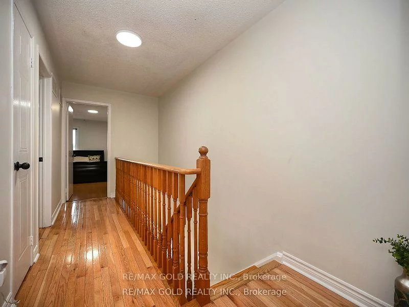 99, Bristol, Hurontario, Mississauga