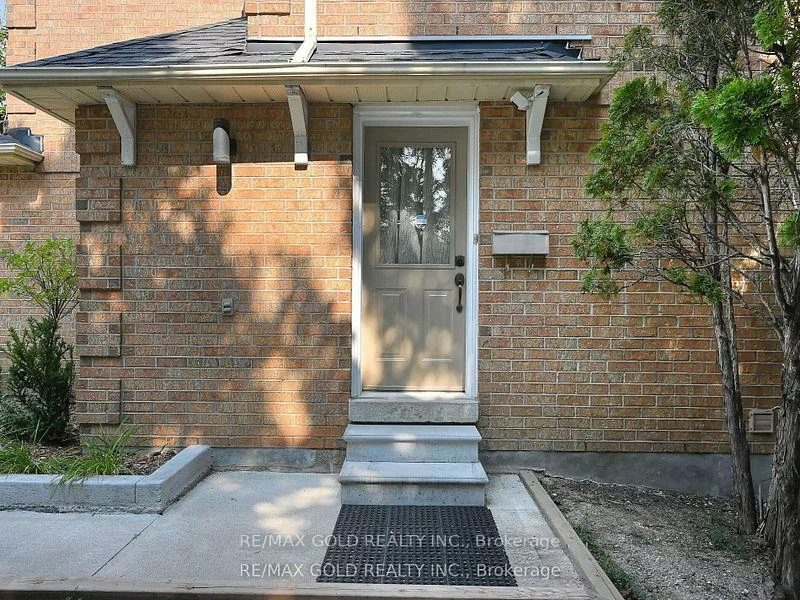 99, Bristol, Hurontario, Mississauga