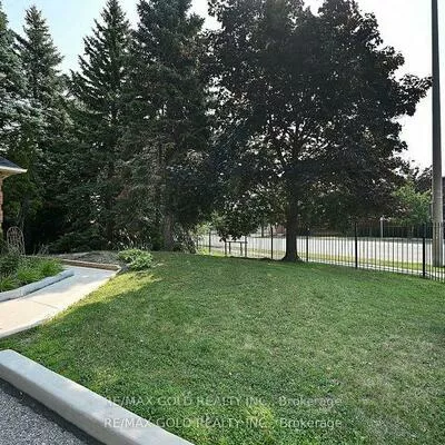 99, Bristol, Hurontario, Mississauga