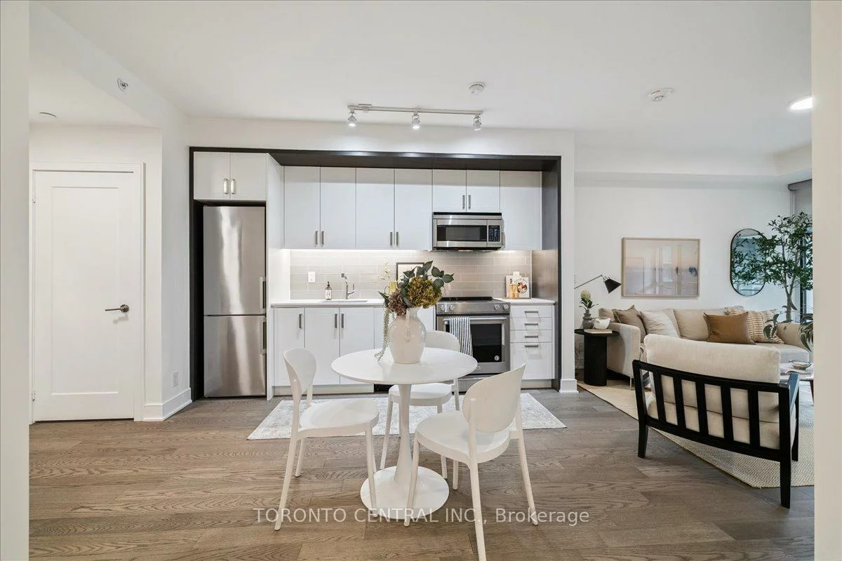 1575, Lakeshore, Clarkson, Mississauga