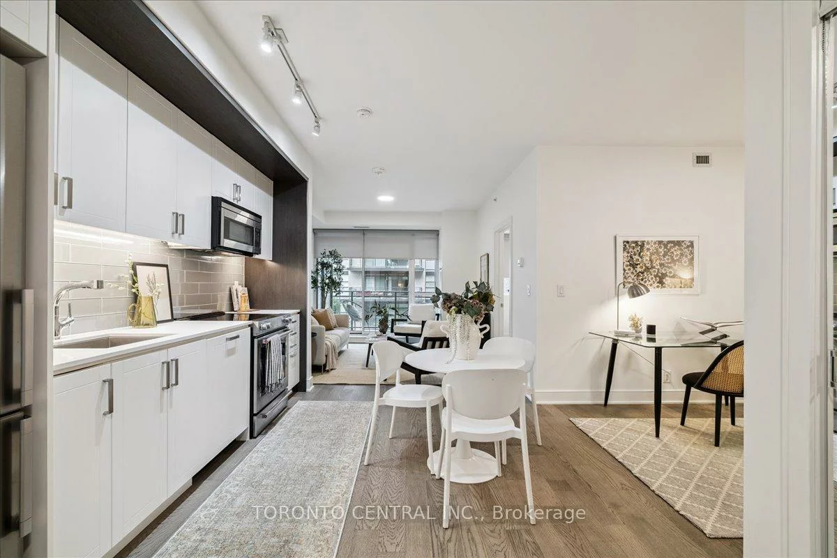 1575, Lakeshore, Clarkson, Mississauga