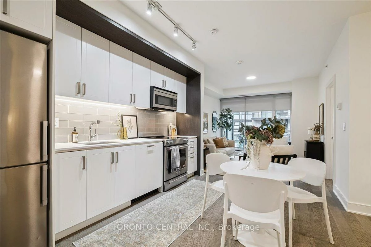 1575, Lakeshore, Clarkson, Mississauga