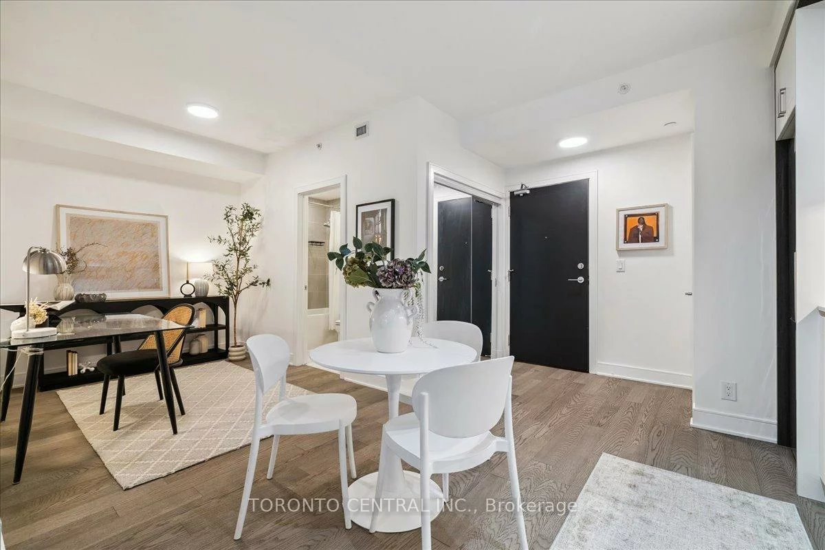 1575, Lakeshore, Clarkson, Mississauga