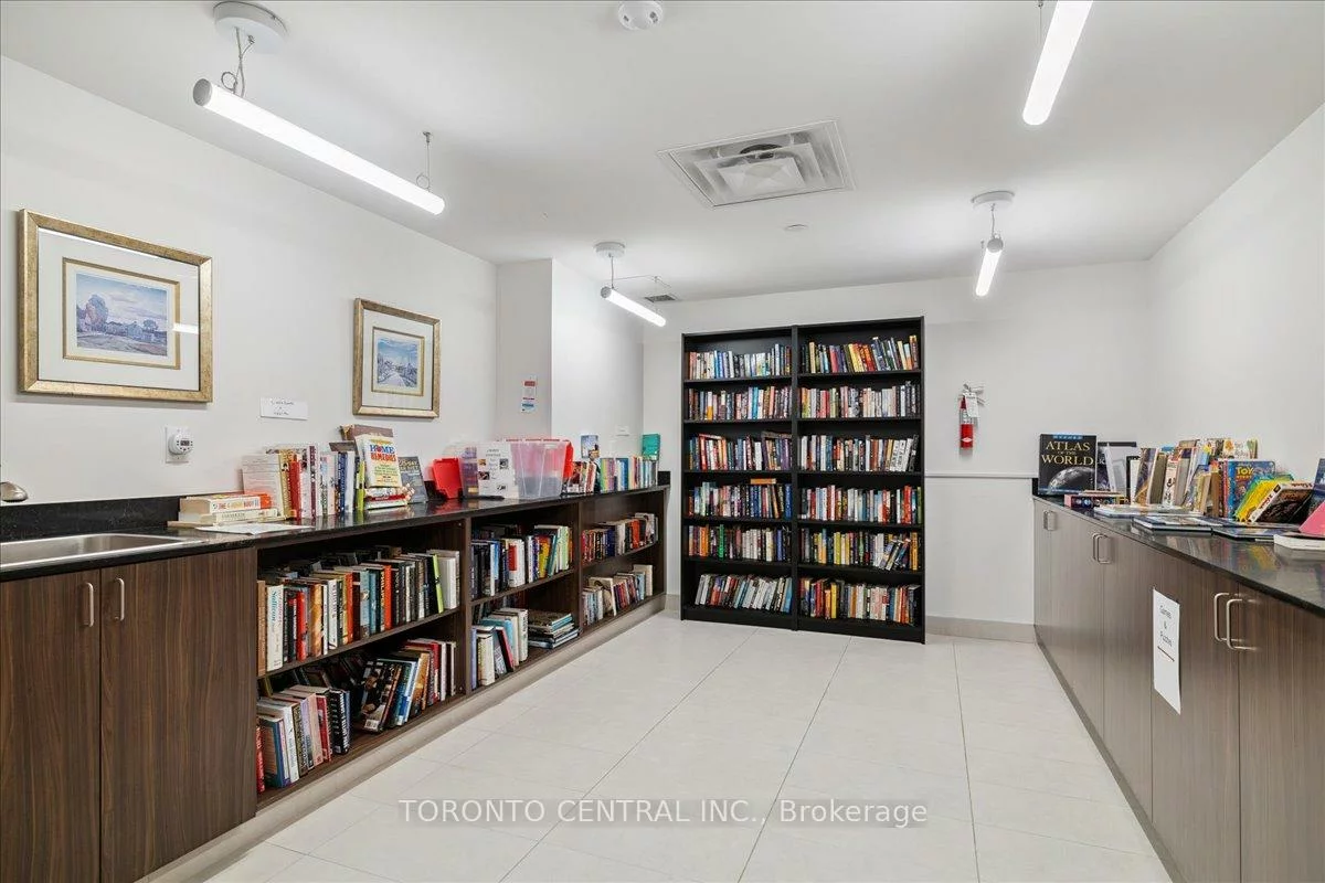 1575, Lakeshore, Clarkson, Mississauga