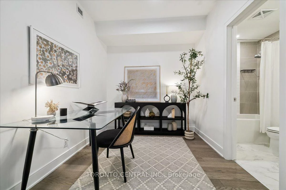 1575, Lakeshore, Clarkson, Mississauga