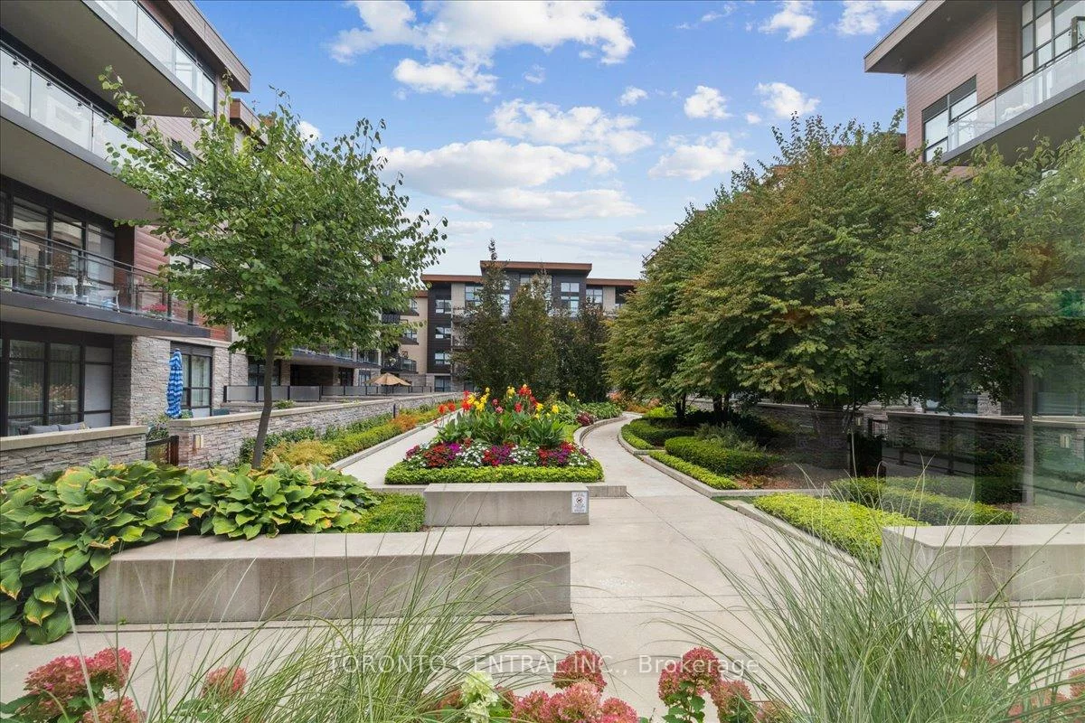 1575, Lakeshore, Clarkson, Mississauga