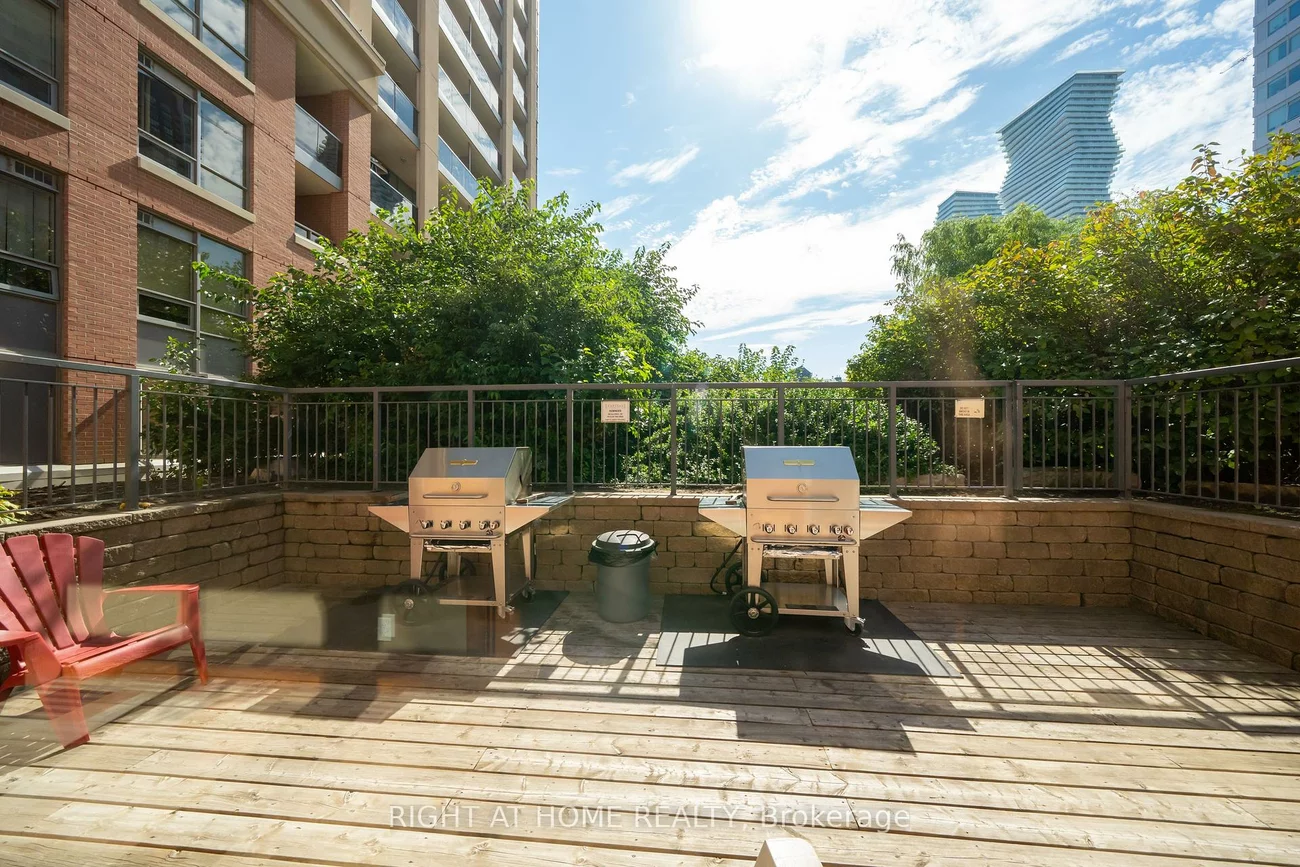 4080, Living Arts, City Centre, Mississauga