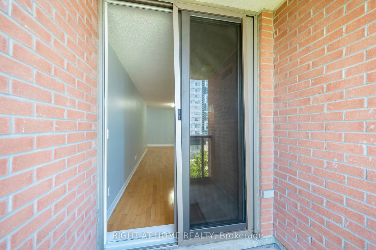 4080, Living Arts, City Centre, Mississauga