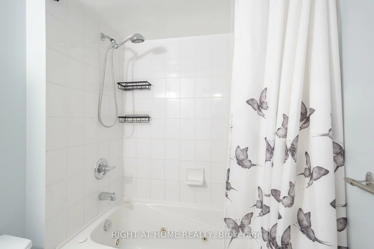 4080, Living Arts, City Centre, Mississauga