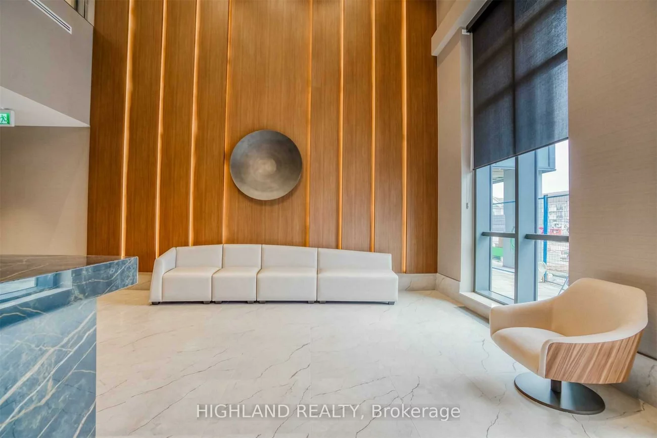 8, Nahani, Hurontario, Mississauga